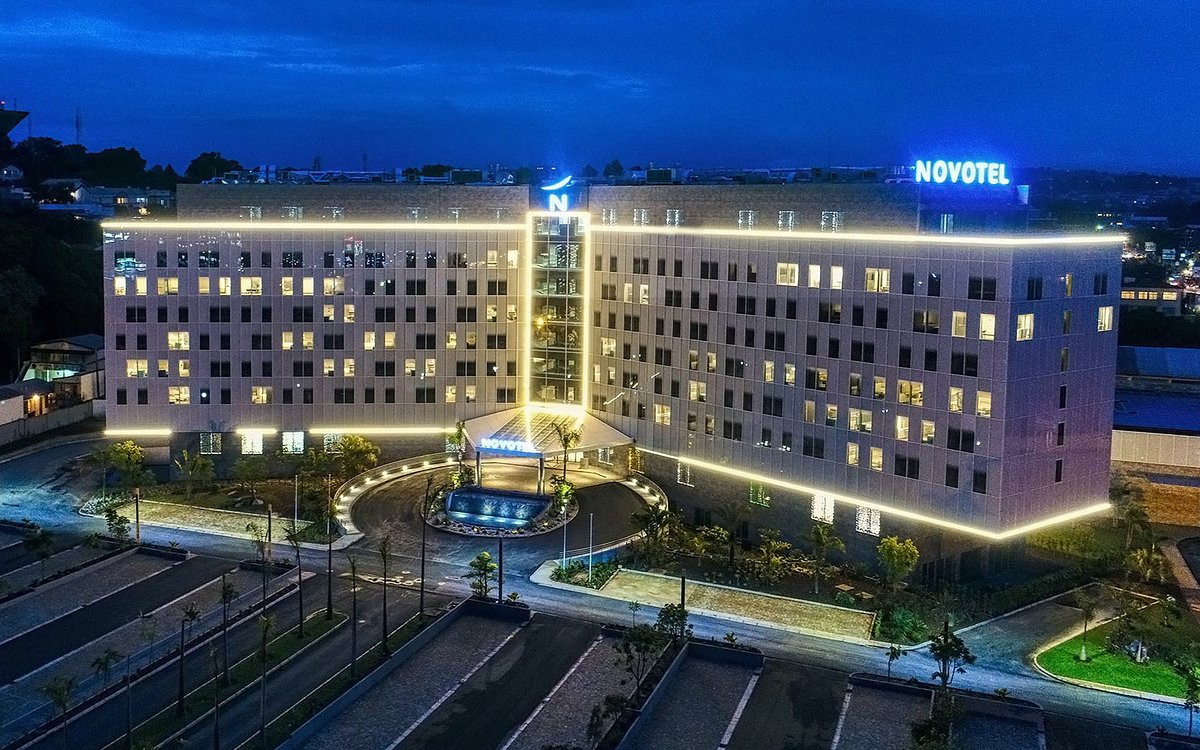 novotel-by-night